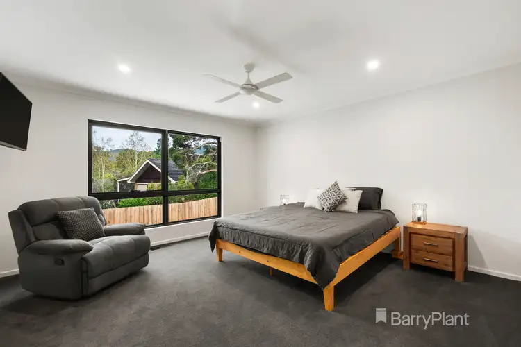 Sixth view of Homely house listing, 2/33 Walnut Drive, Kilsyth VIC 3137