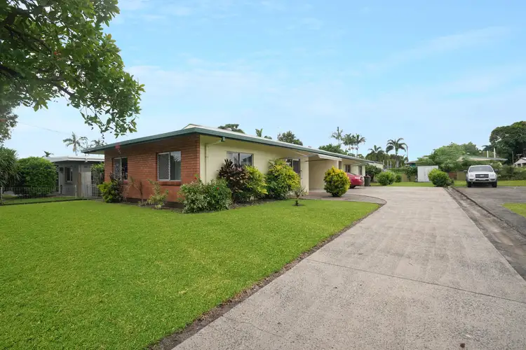 1+2/11 Smart Street, Mooroobool QLD 4870