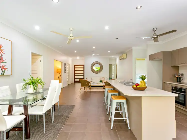 17 Davidson Close, Redlynch QLD 4870