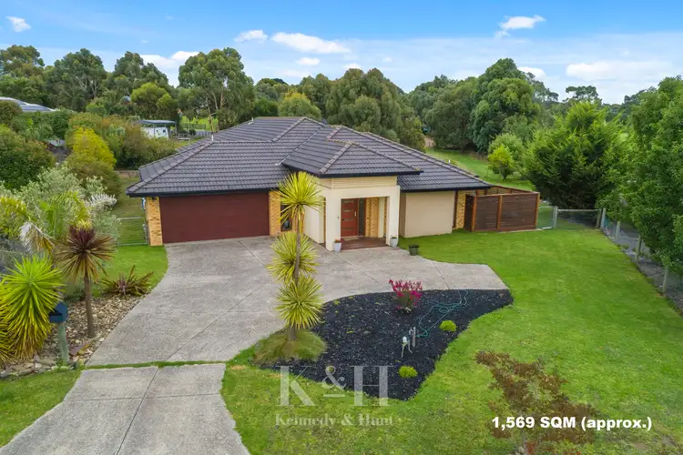 6 Valley Court, Gisborne VIC 3437
