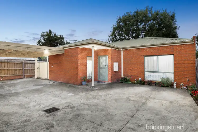 2/21 Batman Avenue, Sunbury VIC 3429