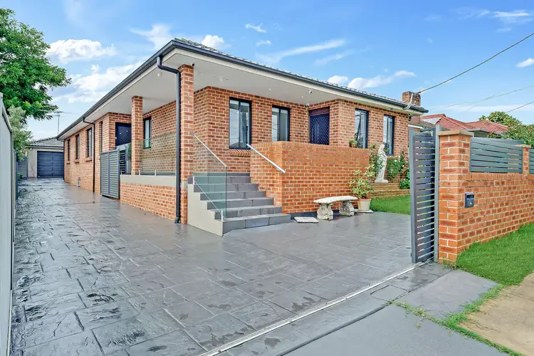 1 Dudley Road, Guildford NSW 2161