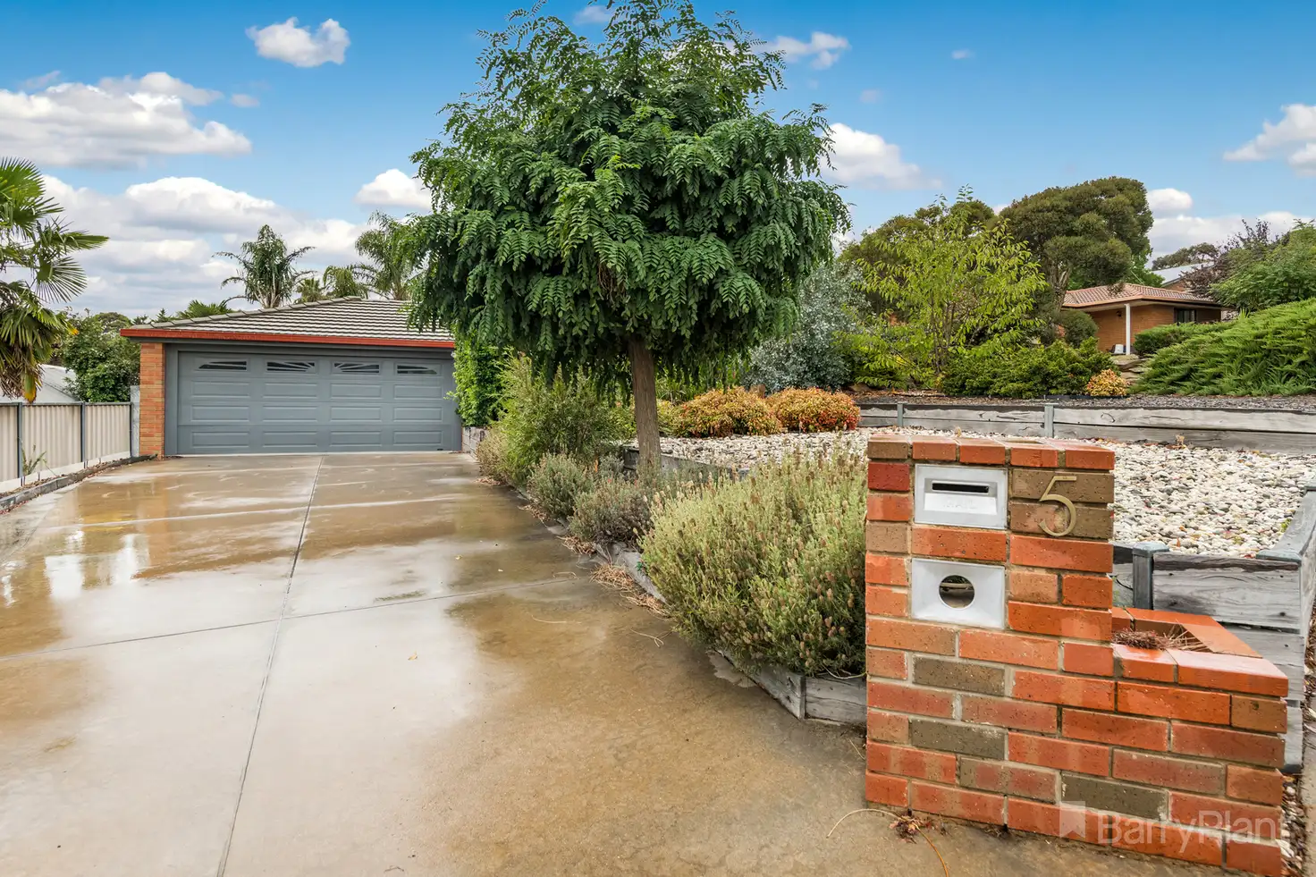 Main view of Homely house listing, 5 Sherwood Drive, Flora Hill VIC 3550