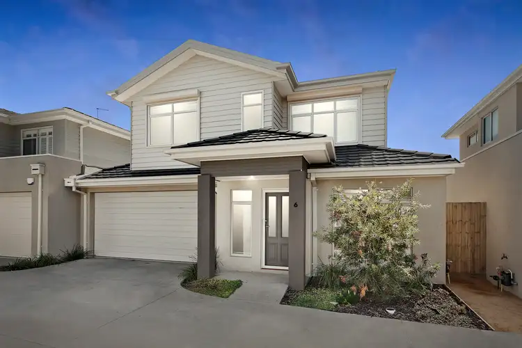Main view of Homely townhouse listing, 6 Oakwood Court, Rosebud VIC 3939