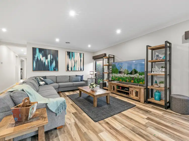 Fifth view of Homely house listing, 10 Orlando Place, Berwick VIC 3806