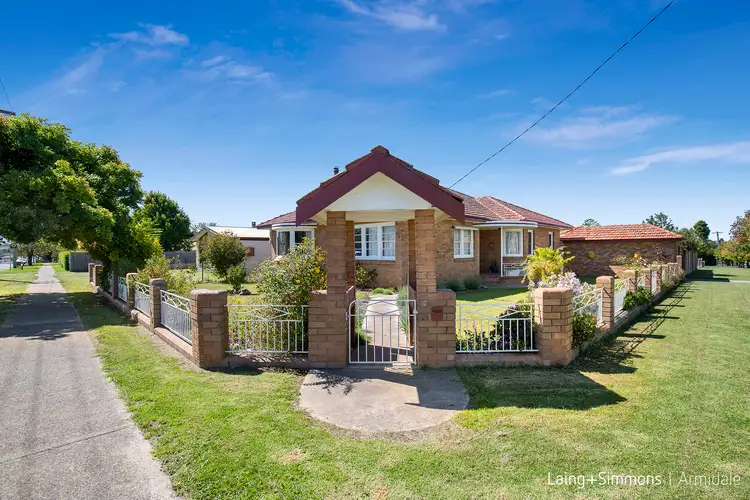 134 Bridge Street, Uralla NSW 2358