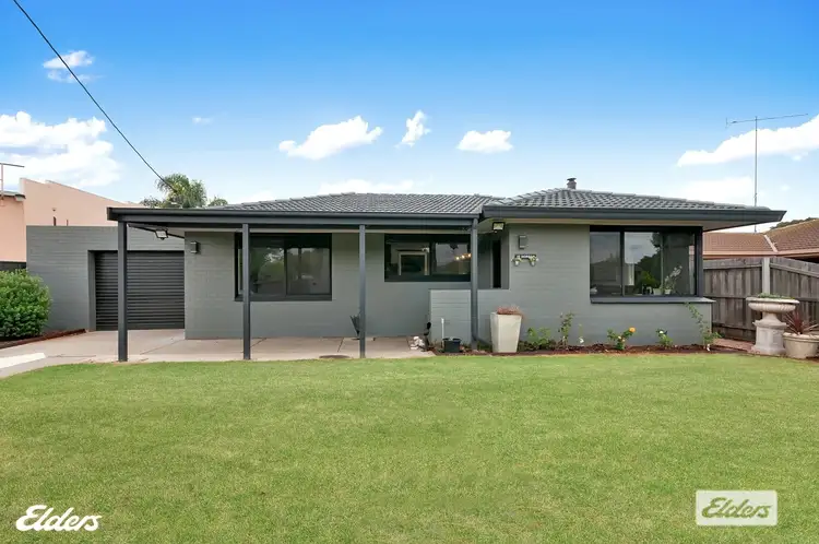 12 Hobson Street, Stratford VIC 3862