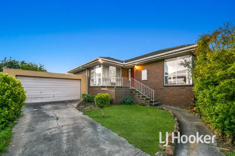 16 Dunkinson Street, Narre Warren VIC 3805