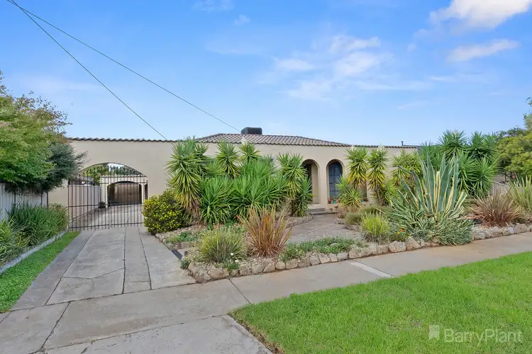 7 McLachlan Street, Kangaroo Flat VIC 3555