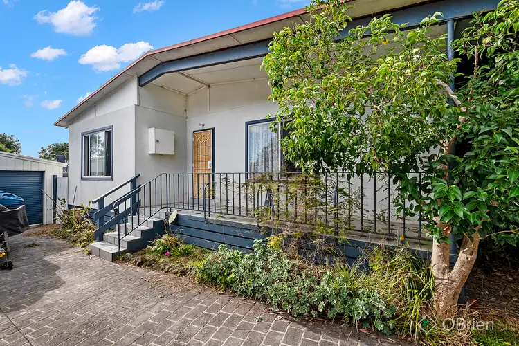 11 Norfolk Crescent, Frankston North VIC 3200