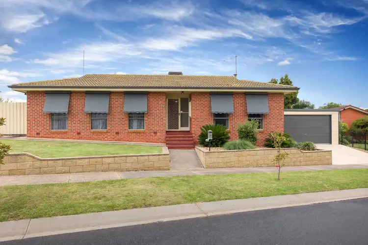 27 Belgrade Avenue, Wodonga VIC 3690