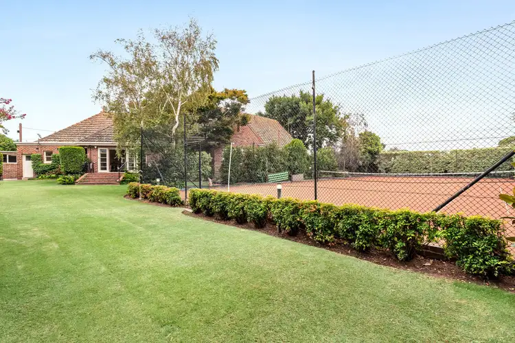 Second view of Homely house listing, 200 Centre Road, Bentleigh VIC 3204
