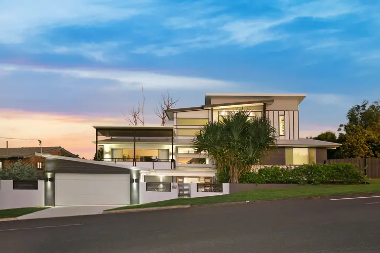 38 Seaview Parade, Elanora QLD 4221