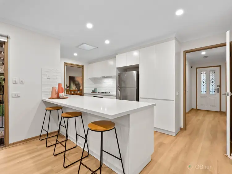 Main view of Homely house listing, 5 Ellaswood Close, Berwick VIC 3806