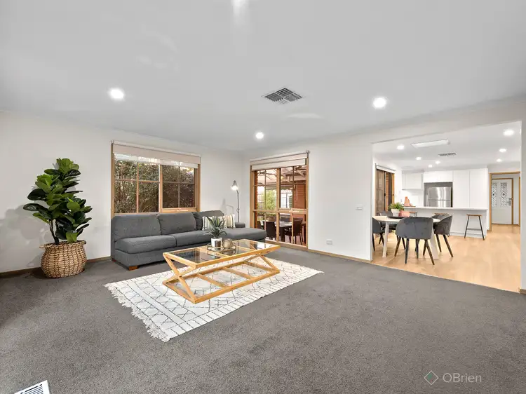 Second view of Homely house listing, 5 Ellaswood Close, Berwick VIC 3806