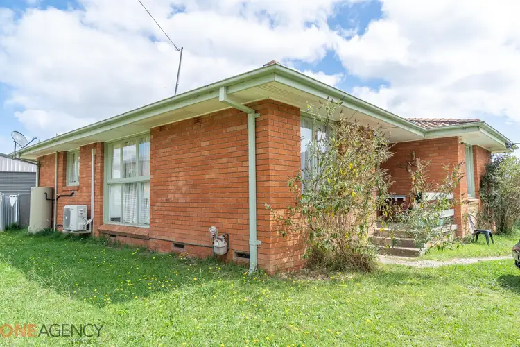 2 Algona Crescent, Orange NSW 2800