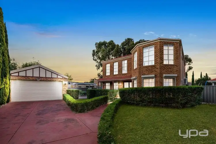 8 Cooinda Close, Burnside VIC 3023