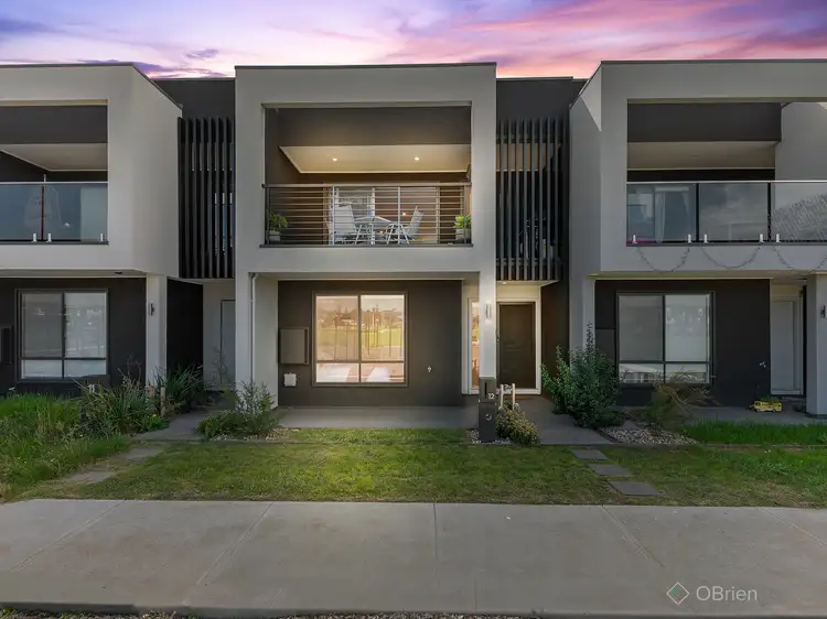 12 Mahara Walk, Cranbourne West VIC 3977