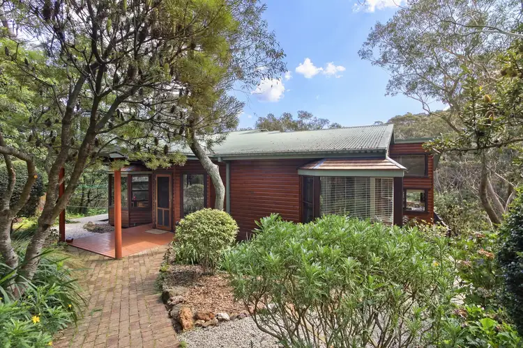 33 Everglades Avenue, Leura NSW 2780