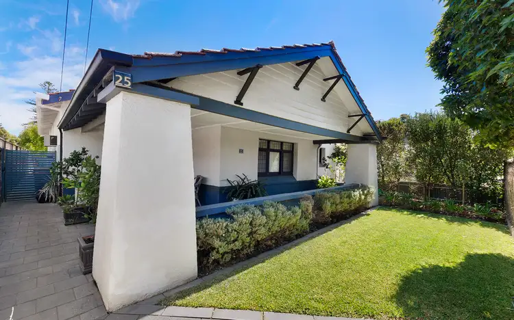 25 Penzance Street, Glenelg SA 5045