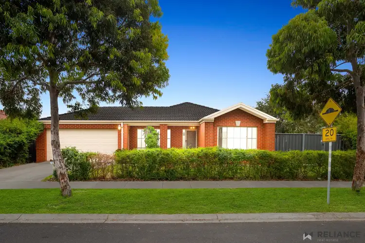 13 Clarence Street, Manor Lakes VIC 3024