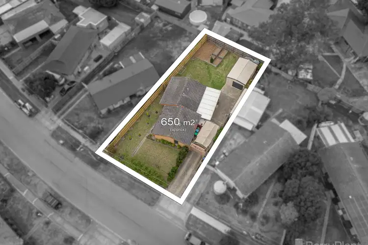 34 Valepark Crescent, Cranbourne VIC 3977