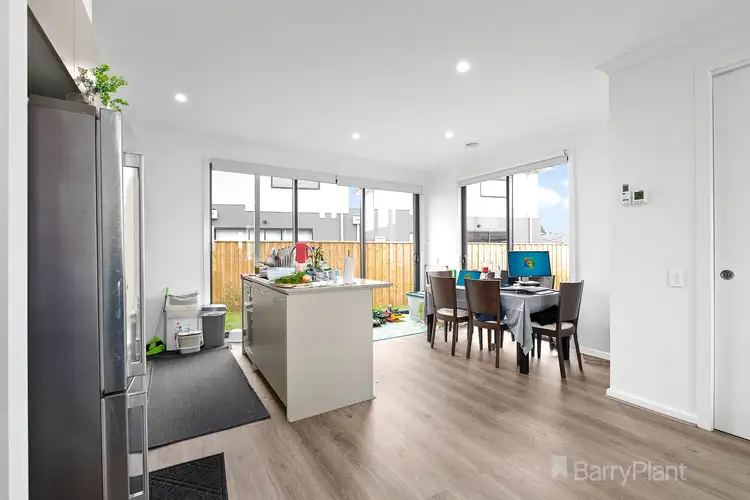 Fifth view of Homely house listing, 2 Lyell Place, Pakenham VIC 3810