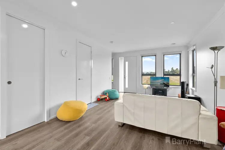 Sixth view of Homely house listing, 2 Lyell Place, Pakenham VIC 3810