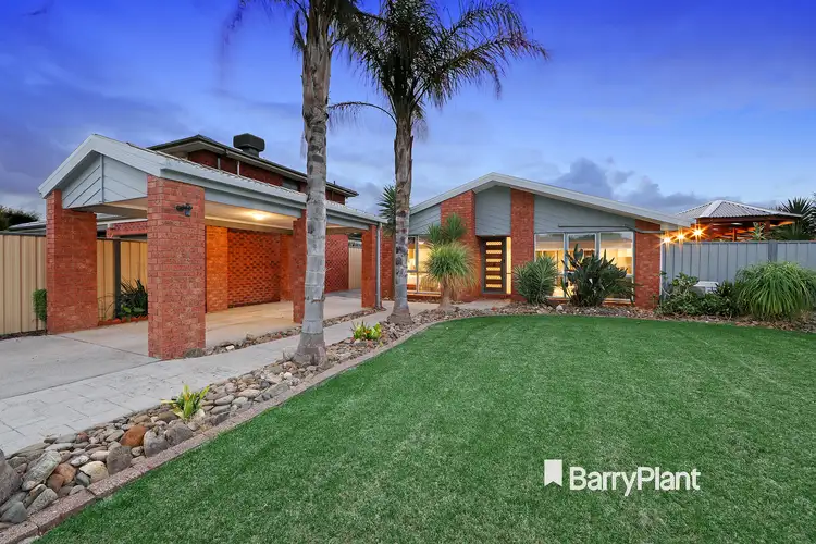 7 Adam Close, Rowville VIC 3178