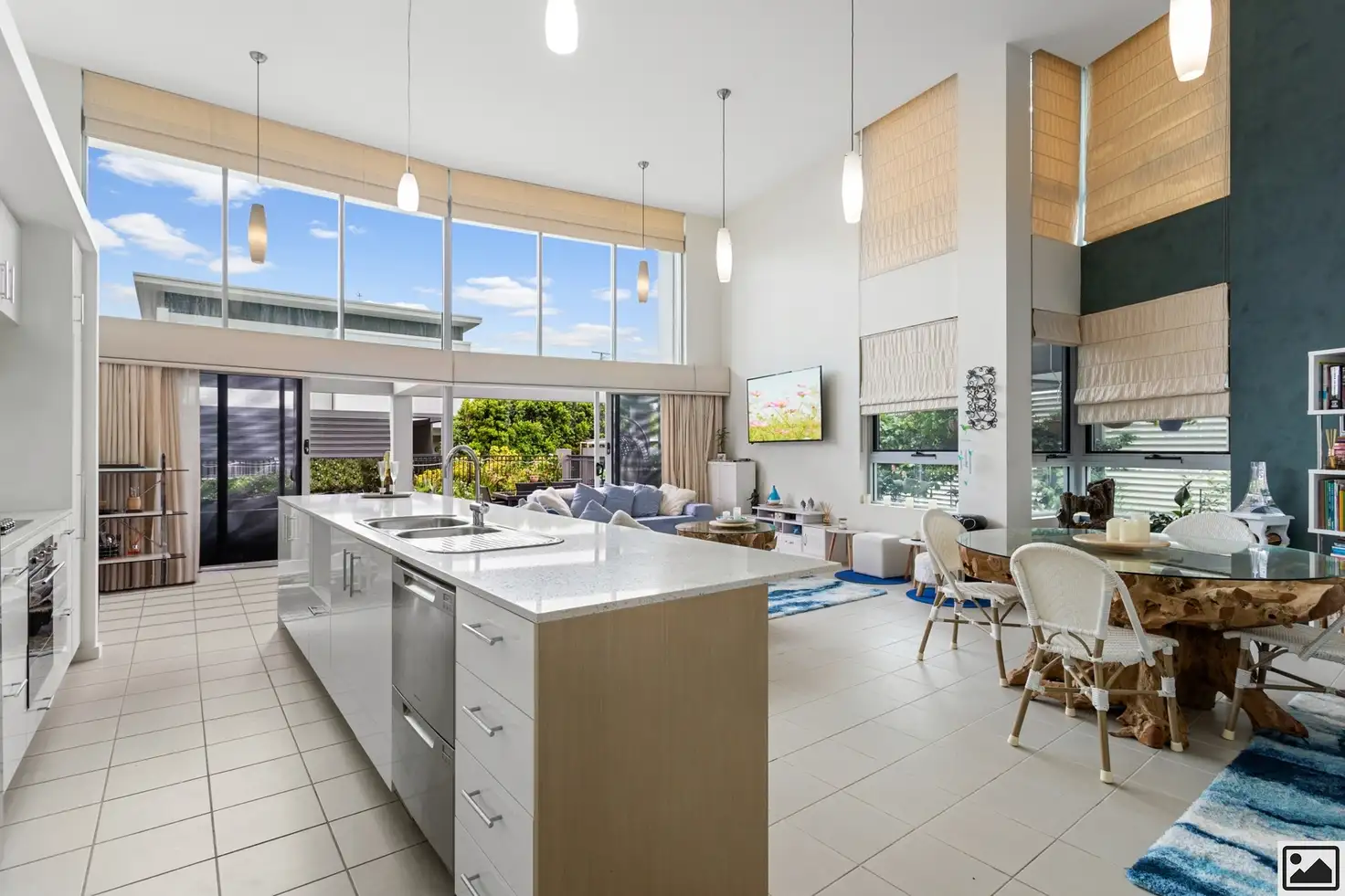 Main view of Homely unit listing, 2/146 Prince Edward Parade, Scarborough QLD 4020