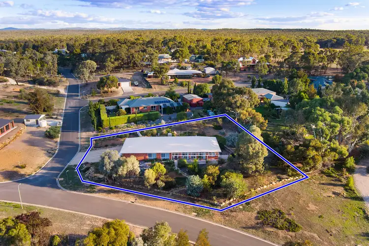 18 Michelle Drive, Maiden Gully VIC 3551