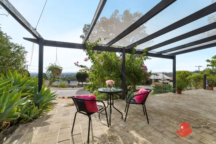 16 Harrison Road, Mount Richon WA 6112
