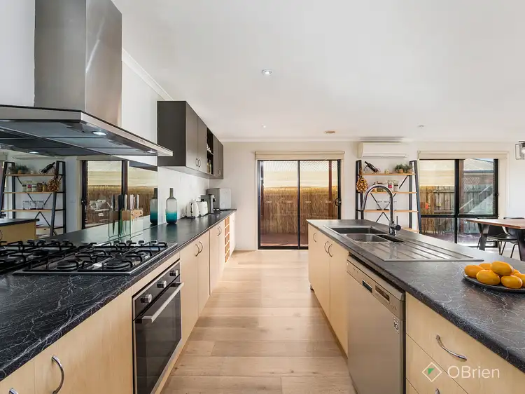 Second view of Homely house listing, 21 Vivi Court, Skye VIC 3977