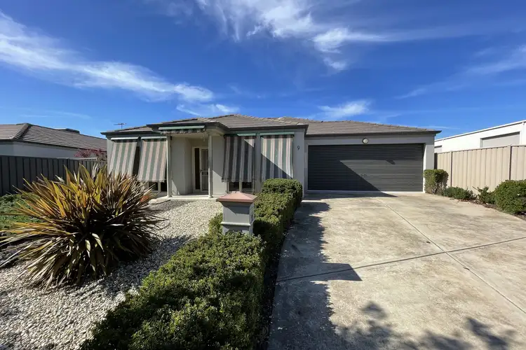 9 Kingfisher Drive