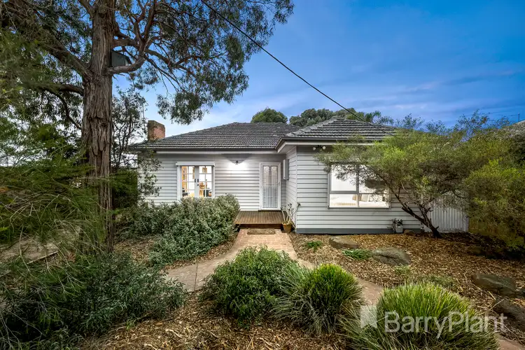 8 Reeves Street, Watsonia VIC 3087