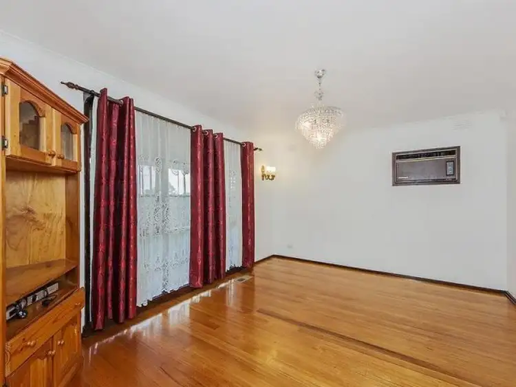 Second view of Homely house listing, 4 Linda Place, St Albans VIC 3021