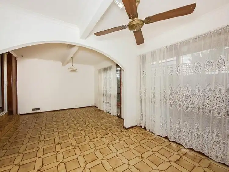 Fifth view of Homely house listing, 4 Linda Place, St Albans VIC 3021