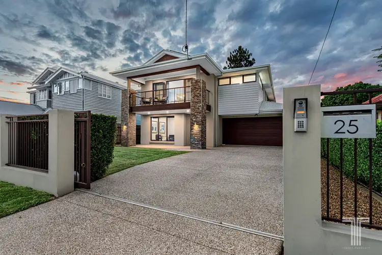 25 Doughty Avenue, Holland Park West QLD 4121