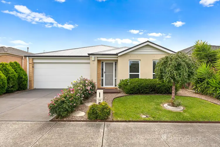 24 Cranbrook Circuit, Officer VIC 3809