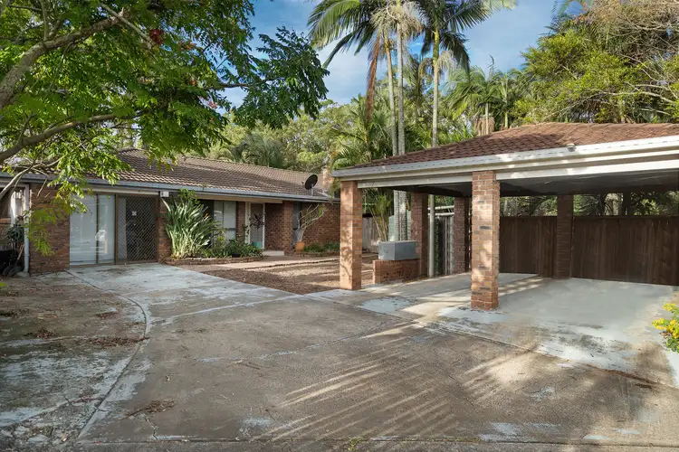 943 Creek Road, Carindale QLD 4152
