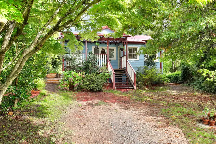 11 Cascade Street, Wentworth Falls NSW 2782