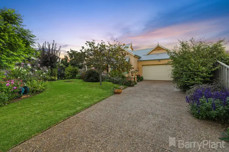 Second view of Homely house listing, 10 Amber Court, Drouin VIC 3818