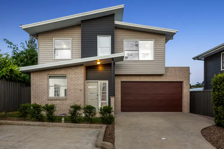 15 Orelia Street, Cameron Park NSW 2285
