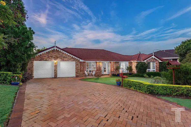 40 Holborn Crescent, Carindale QLD 4152