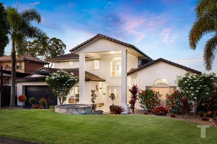 11 Carrington Place, Carindale QLD 4152