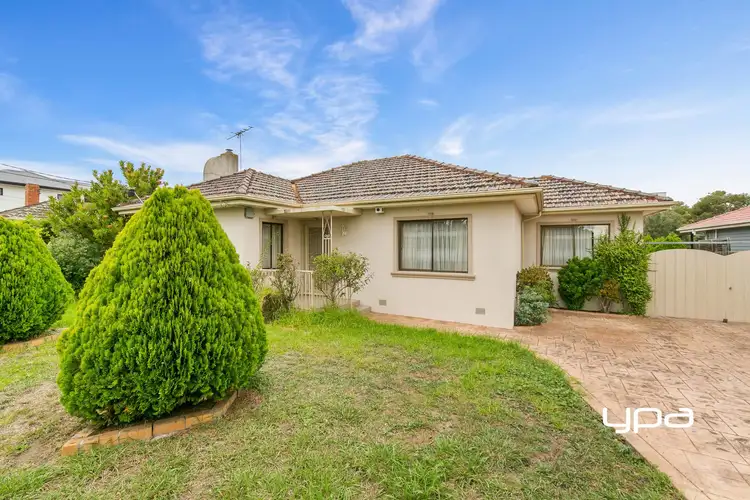 37 Curie Avenue, Oak Park VIC 3046