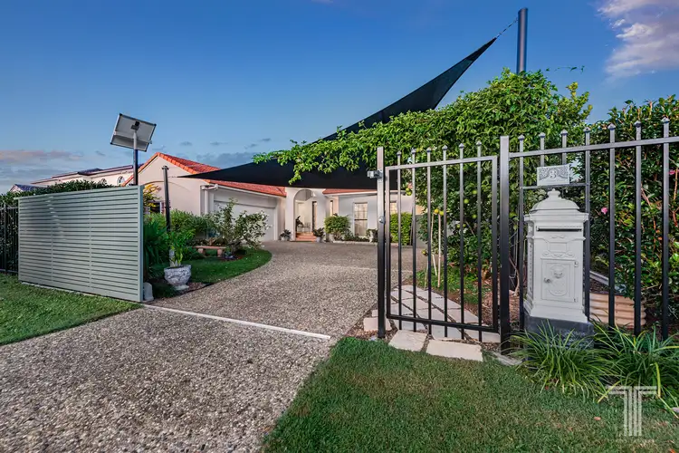 3 Trafalgar Place, Carindale QLD 4152