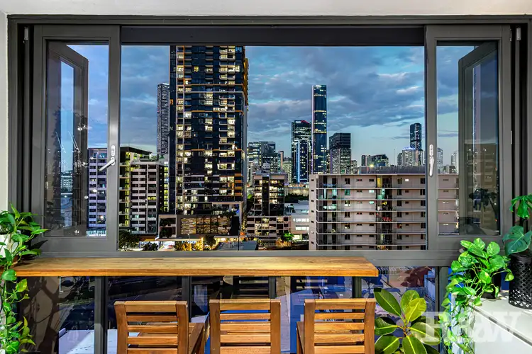 1002/18 Merivale Street