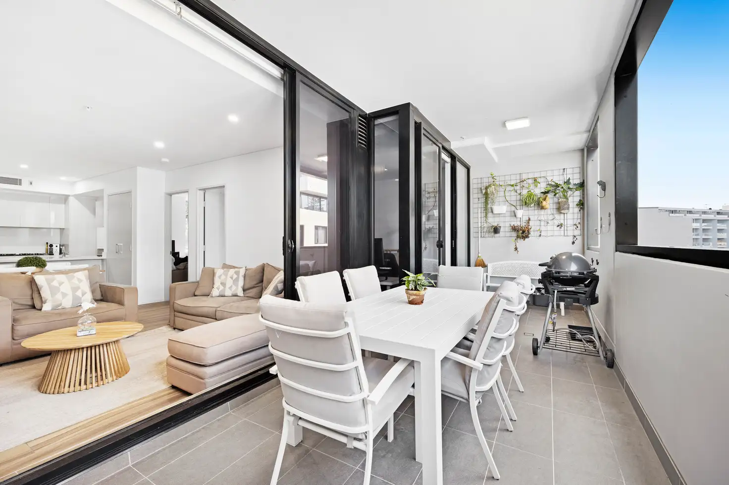 Main view of Homely unit listing, 372/16 Oaks Avenue, Dee Why NSW 2099