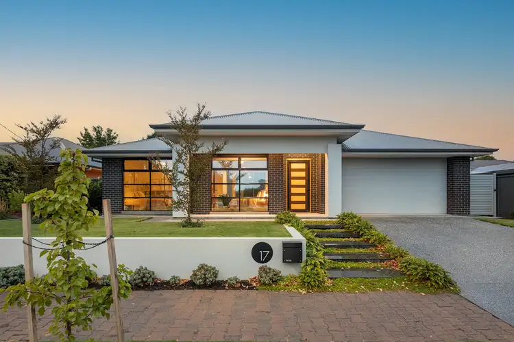 17 Eden Avenue, Bellevue Heights SA 5050